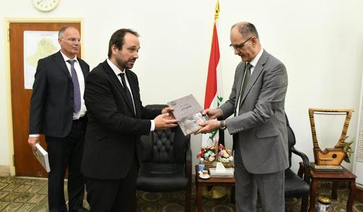 الثقافة تبحث مع وفد جامعة ميونخ مشروع أرشفة الرقم الطينية المدروسة الكترونياً