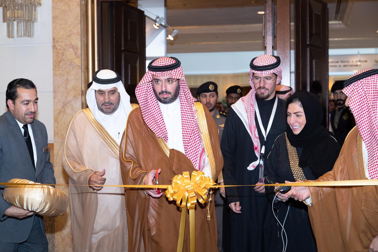 انطلاق فعاليات معرض جدة الدولي للسياحة والسفر العاشر ..والأمير سعود بن جلوي يكرم الرعاة