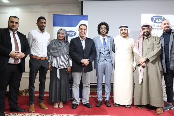 سفير الأسرة العربية يقيم حفلا لتكريم الطالب عمار دهب وأسرته