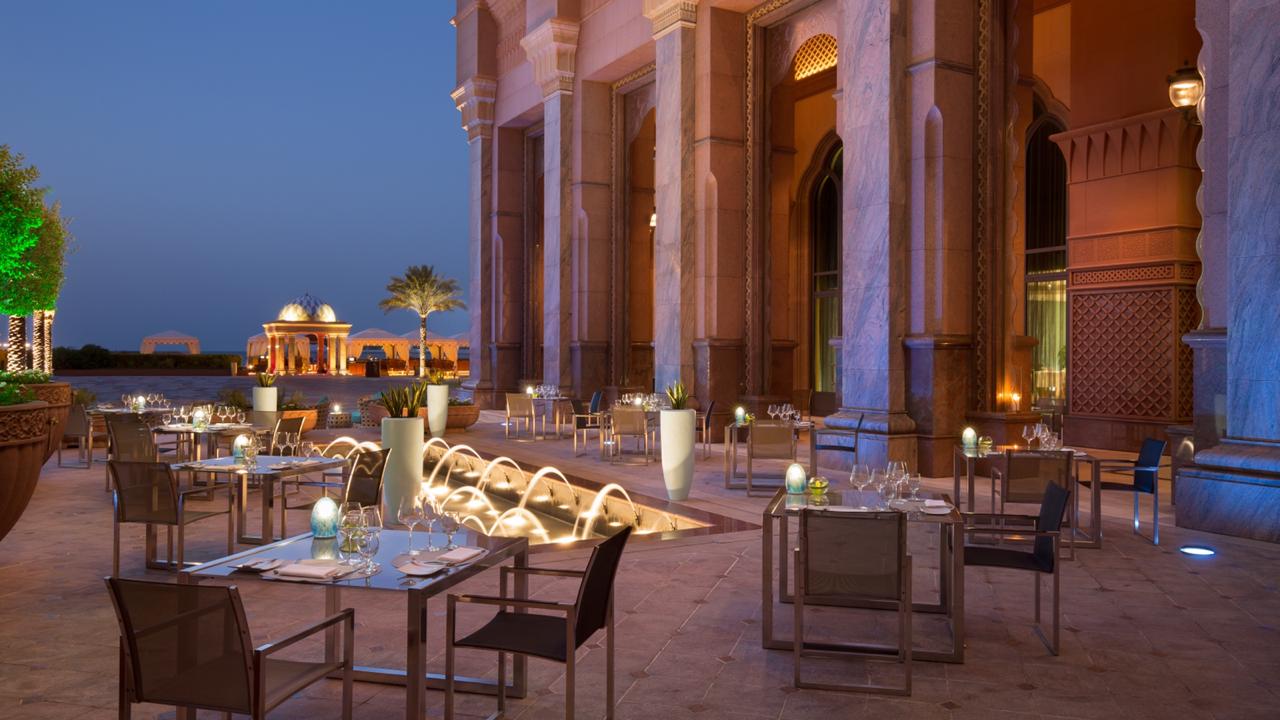 أشهى المأكولات البحرية طوال شهر مارس في مطعم "الصياد" بفندق "قصر الإمارات"