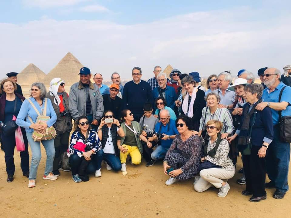 وزير السياحة والآثار يتفقد منطقة آثار الأهرامات