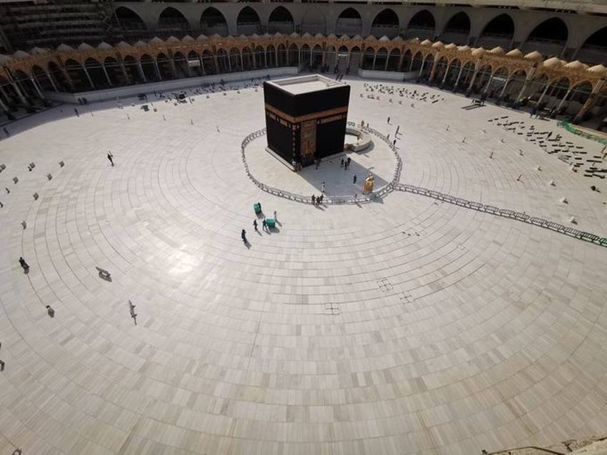 عاجل | قرار بإغلاق الحرم المكي والحرم النبوي من بعد العشاء وحتى قبيل الفجر لمنع انتشار كورونا