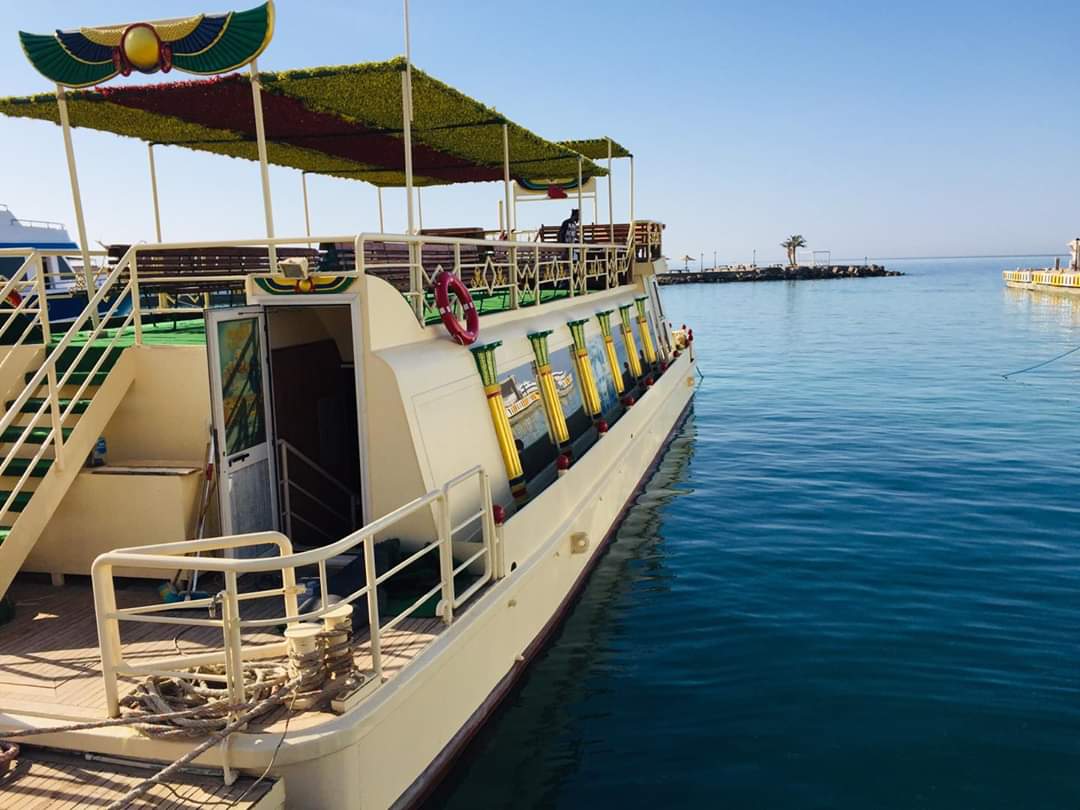 بـ"الصور": كوين ايزيس اكبر مركب زجاجي يدخل موسوعة جينيس للارقام القياسية
