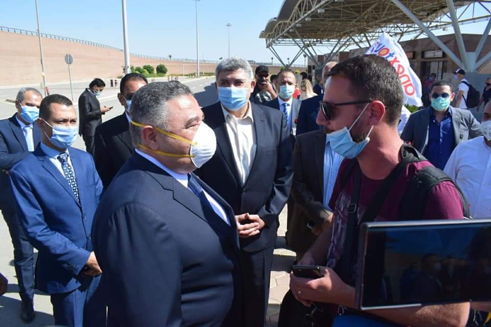 السياح لمحافظ البحر الأحمر: الإجراءات الوقائية عالمية ونشكر مصر على حفاوة الإستقبال