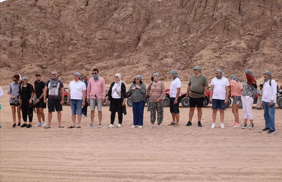 الوفد الصربى يقوم برحلة سفارى بين الدروب الجبلية بشرم الشيخ