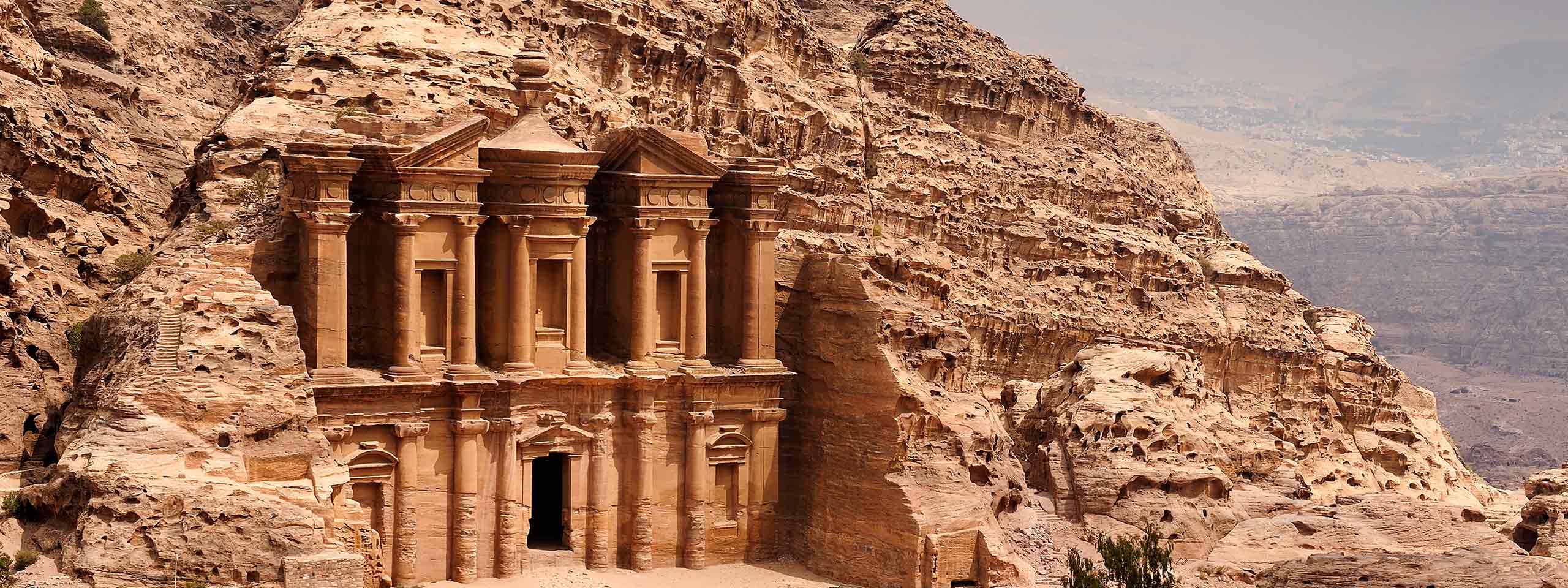 عائدات السياحة في الأردن تقفز 253% خلال الثلث الأول من 2022