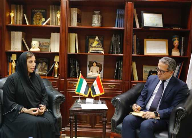 العناني يبحث مع سفيرة الإمارات تعزيز أوجه التعاون في القطاع السياحي