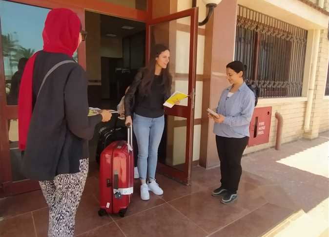 محافظ مطروح يعلن استقبال 33 رحلة شارتر سياحية من إيطاليا وبولندا من 31 مايو
