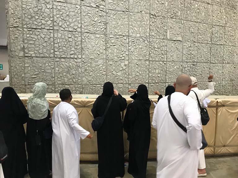 تفويج حجاج السياحة من مشعر منى بعد الانتهاء من الرجم ثاني أيام التشريق