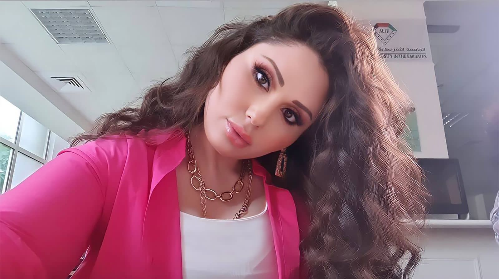 نورعرقسوسي تتعاون مع الجامعة الأمريكية في الإمارات بـ"تريو" Que linda en AUE