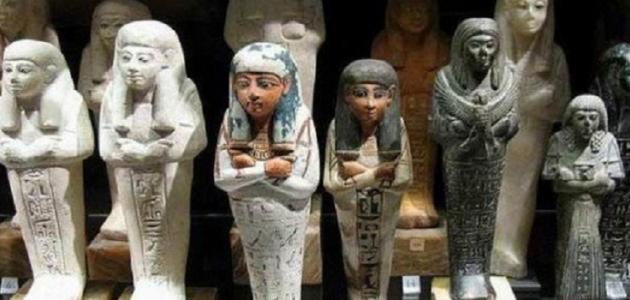 محافظ بني سويف يتابع مع مسئولي قطاع السياحة والآثار إجراءات النهوض بالمناطق الأثرية