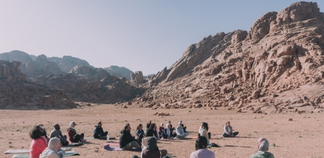 "اعرف جمال بلدك".. تشجيعا للسياحة الداخلية رحلة "يوجا في الصحراء"