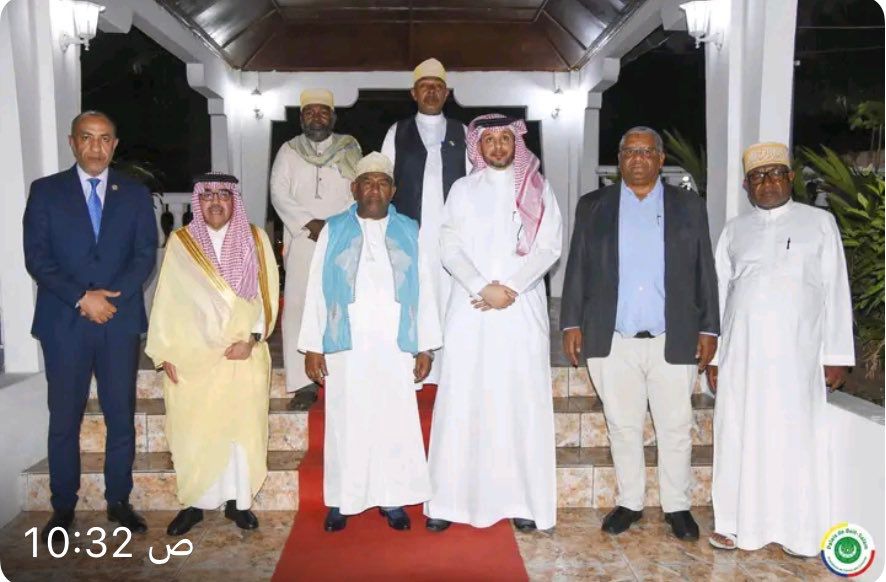  رئيس جمهورية القمر المتحدة يستقبل آل فهيد والوفد المرافق له بقصر الحكم بموروني