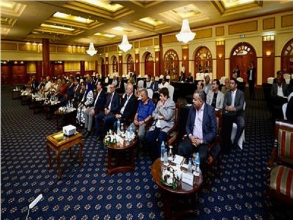 "عيسى" حريصون على إبراز دور القطاع الخاص في صناعة السياحة بمصر