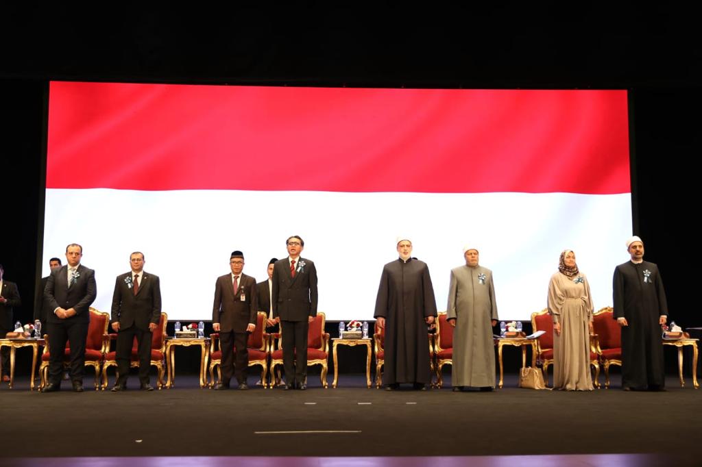 الطلاب الإندونيسيون: الأزهر ظفر بمكانة عظيمة في قلوب الناس بعلمائه الربانيين الذين ملأوا الدنيا علما وأدبا