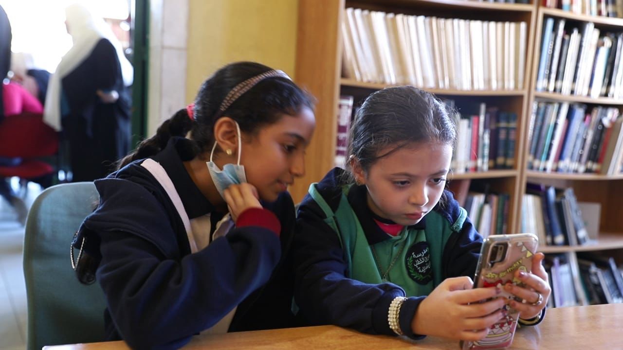 مؤسسة المصري للتنمية والتعليم تدعم إنجازات طلاب المدارس الحكومية في نجاحهم المرحلة الأولى" بتدريب عدد (1000) طالب على التحول الرقمي بمحافظة القاهرة