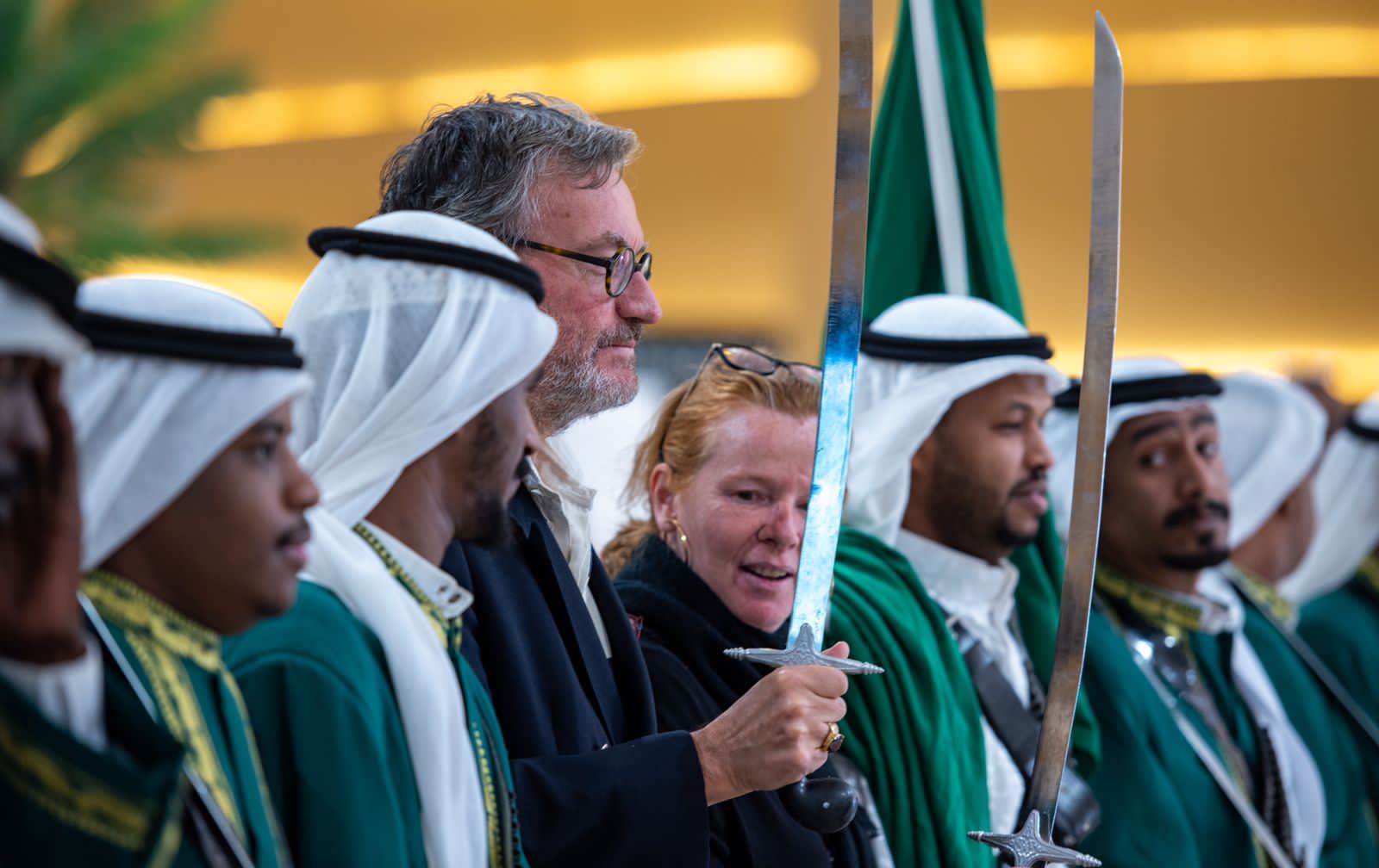 السفير البلجيكي يعلن مشاركته في شوط المنظمة الدولية للإبل