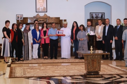 بالصور السفير السوري بمسقط يستقبل ضيوف مهرجان سينما المرأة والطفل الدولي القصير بنسخته الأولى