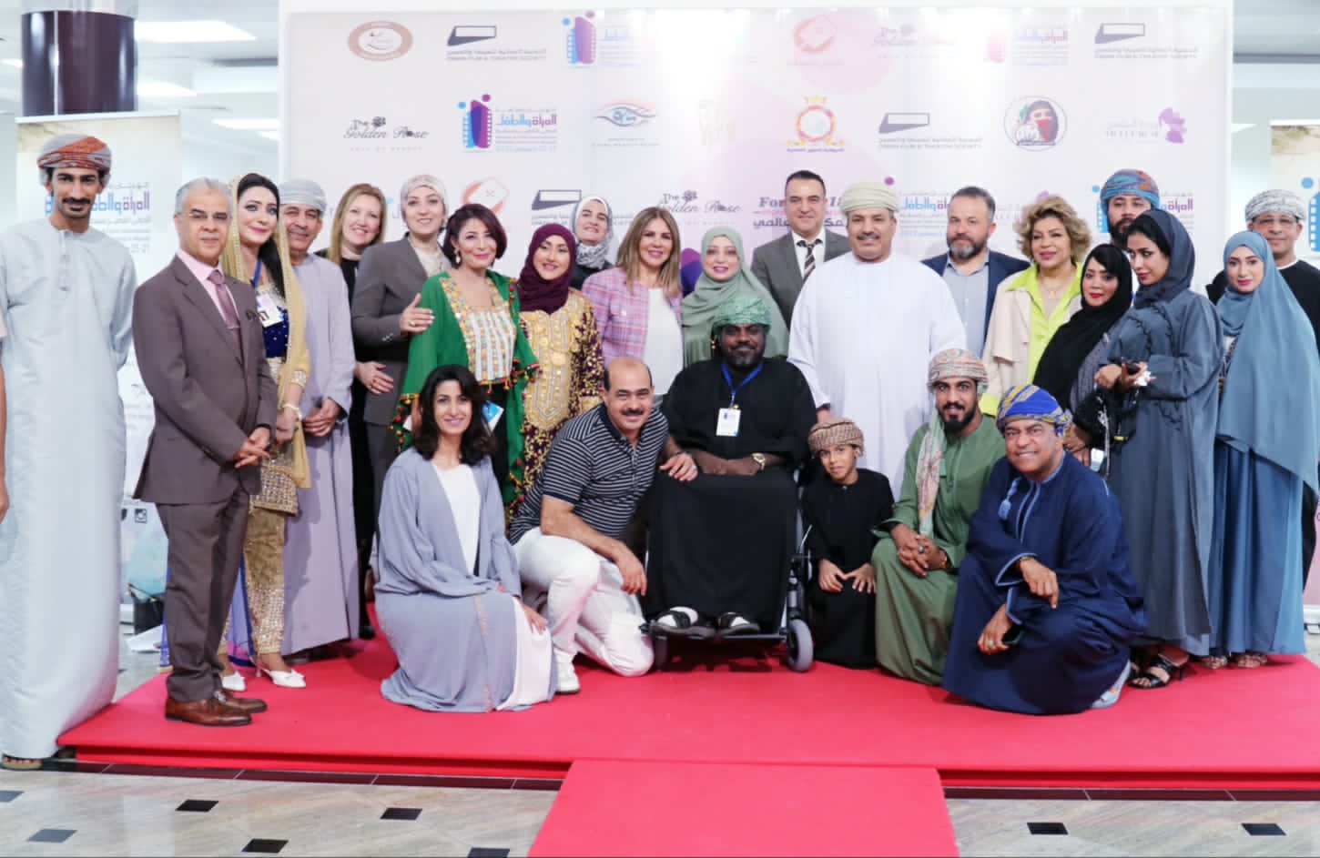بالصور.. ختام مهرجان سينما المرأة والطفل الدولي القصير بمسقط