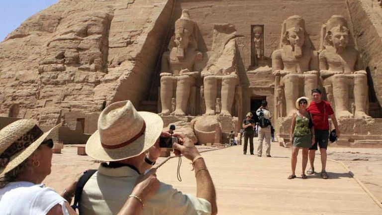 صحيفة "republique du japap" الفرنسية تضع مصر على رأس قائمة أكثر 50 دولة تجذب السياح