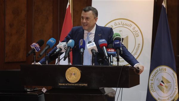 "تمكين المرشدين وتحسين التجربة".. عيسى يستعرض محاور تنمية السياحة المصرية