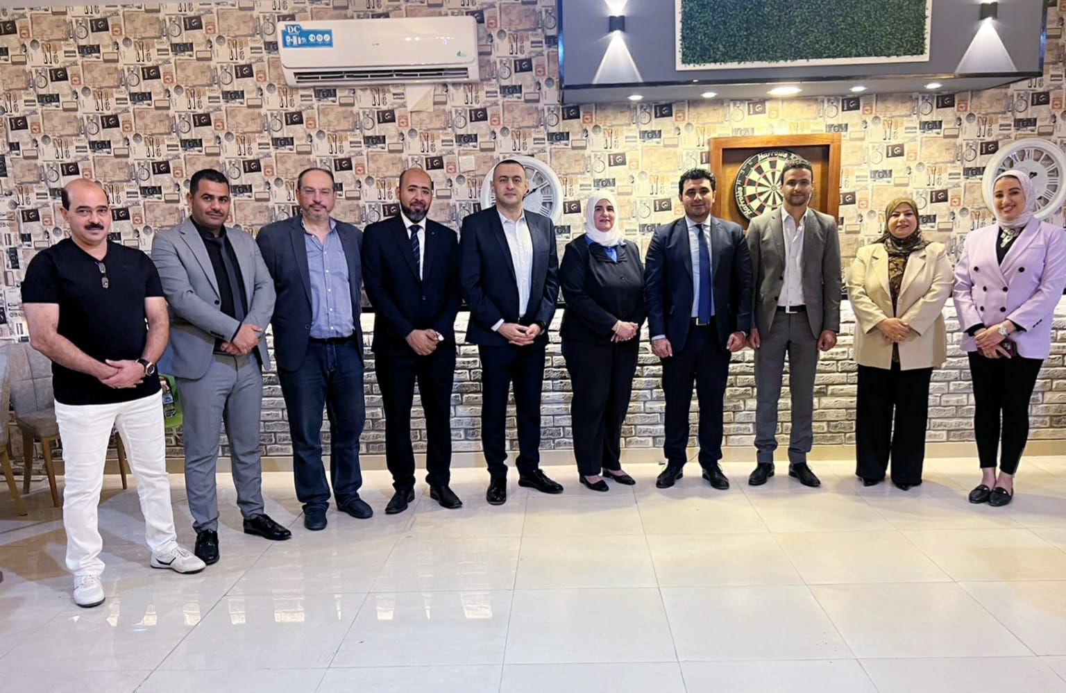 بالصور.. الجالية المصرية بمسقط تنظم حفل وداع لمدير مصر للطيران بمسقط