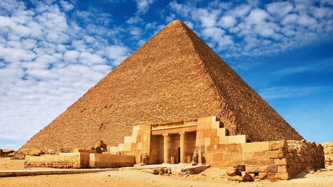 وزير السياحة والآثار يعلن اكتشاف ممر جديد داخل هرم خوفو