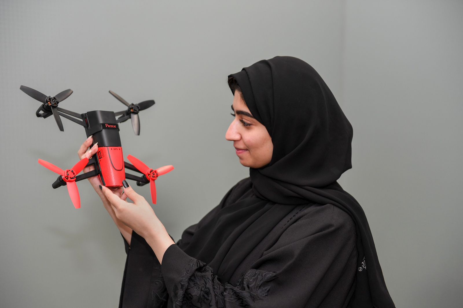 جامعة الإمارات تمول 225 مشروعاً للأبحاث الصيفية لطلبة الجامعة لعام 2023