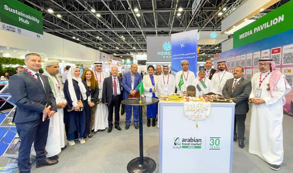 الاتحاد العربي للإعلام السياحي يختتم مشاركاته في معرض سوق السفر العربي دبي ٢٠٢٣م