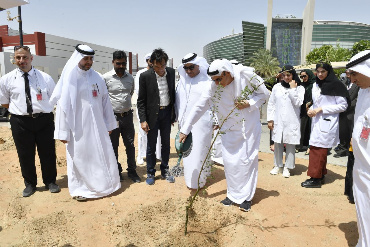 جامعة الإمارات تُدشن مشروع مبادرة زيادة الرقعة الخضراء في الحرم الجامعي