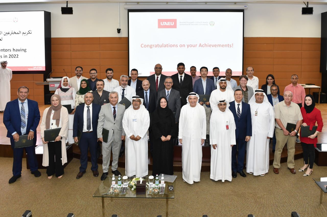 جامعة الإمارات تكرم أعضاء هيئة التدريس الحاصلين على براءات الاختراع  زكي نسيبة: دولة الإمارات موطن جاذب للمخترعين والمبدعين
