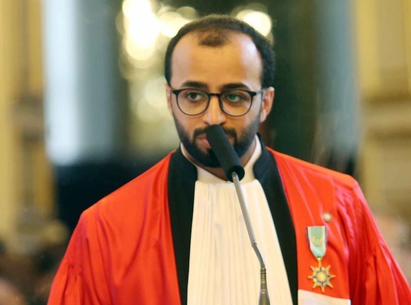 تكريم سالم النيادي بوسام التاج الذهبي مع السعفة تقديراً لجهوده واسهاماته في مجال الفرنكوفونية