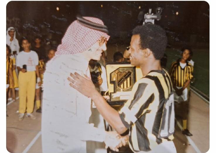 الأمير طلال بن منصور احبائه يودعونه بكلمات مؤثره