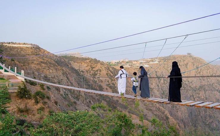 «غابة رغدان» بمنطقة الباحة السعودية متنفس السياح في الصيف