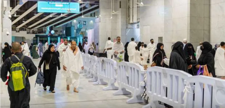 "غرفة السياحة": 800 شركة وثقت عقود وكالة العمرة