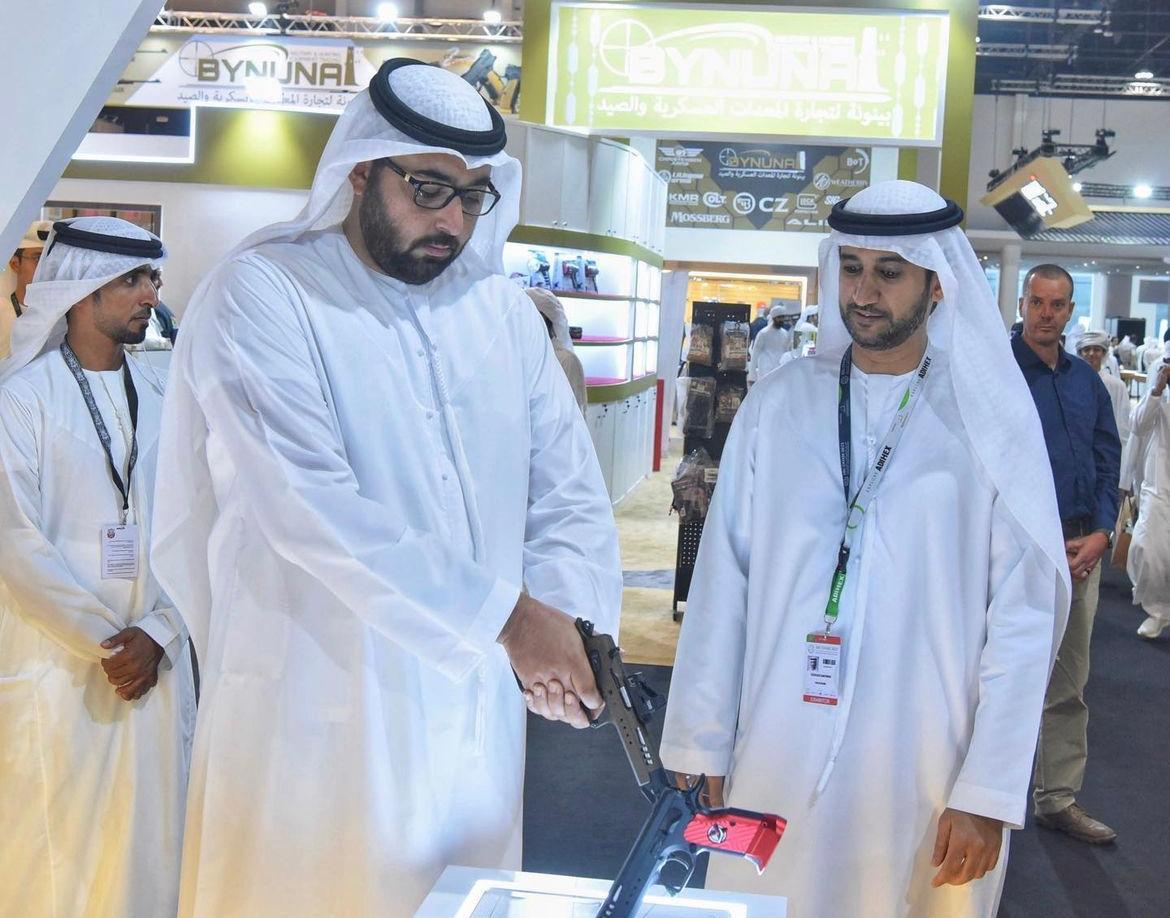 ولي عهد أم القيوين يزور جناح شركة "تسليح" القابضة في معرض أبوظبي للصيد والفروسية 2023