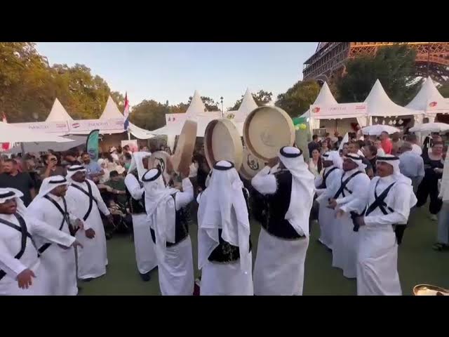 فرقة سيالة السعودية تبهر الجميع أمام برج إيفل