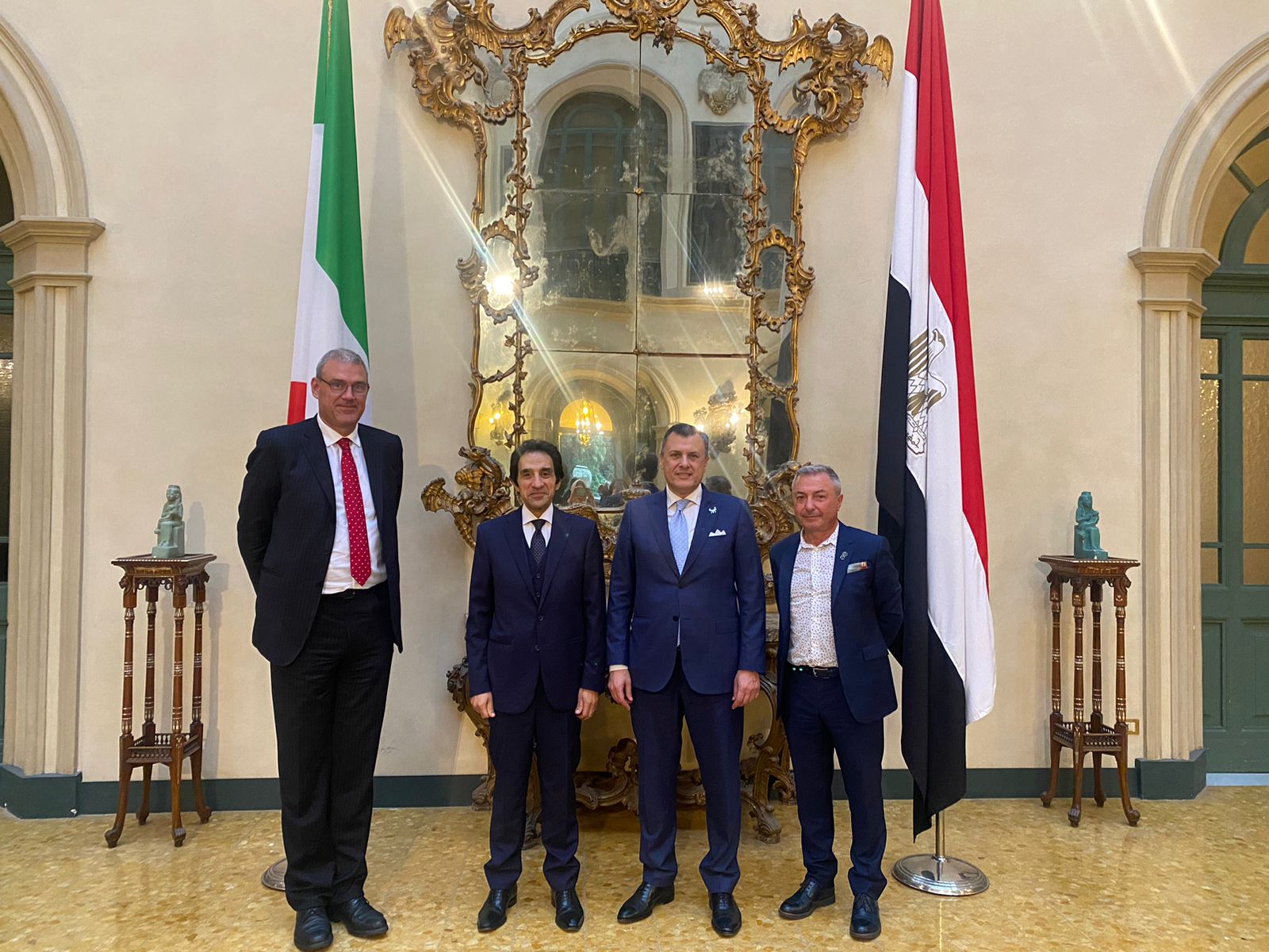 وزير السياحة والآثار المصري يستهل زيارته الحالية للعاصمة الإيطالية روما بعقد مجموعة من اللقاءات المهنية