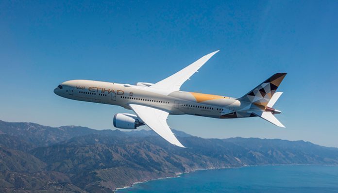 الاتحاد للطيران يستقبل طائرة جديدة من طراز بوينج 10-787 دريملاينر