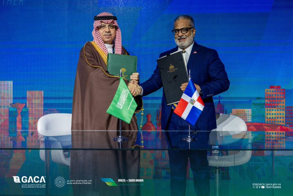 الهيئة العامة للطيران المدني توقع عدداً من الاتفاقيات في مجال خدمات النقل الجوي