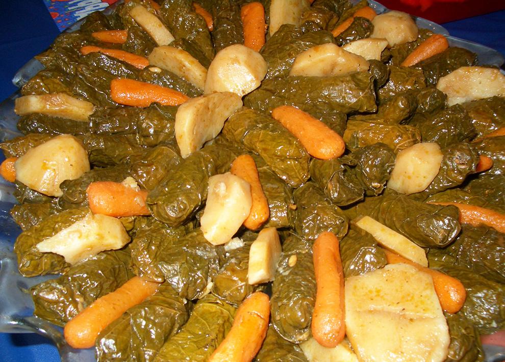 ورق العنب بالزيت.. ألذ المقبلات الموجودة في المطبخ الشرقي والشامي