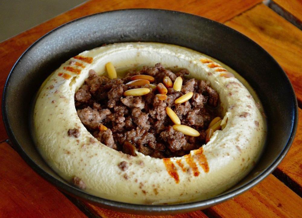 الحمص باللحمة.. أشهر المقبلات في المطبخ الشامي