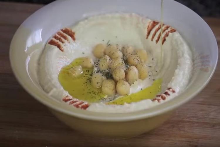 الحمص بالطحينة.. أشهر الأكلات اللذيذة في بلاد الشام