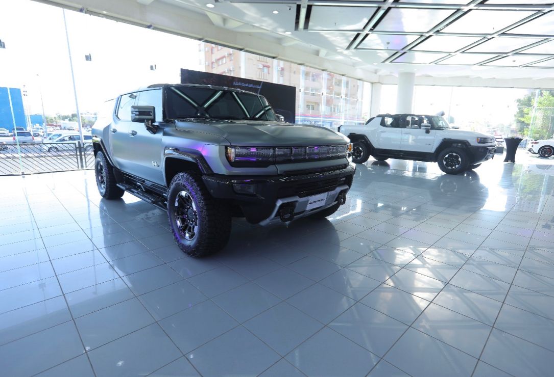 استعرضت التوكيلات العالمية للسيارات أحدث طرازات علامة جي إم سي؛ HUMMER EV الكهربائية بالكامل بفئتيها SUV وSUT