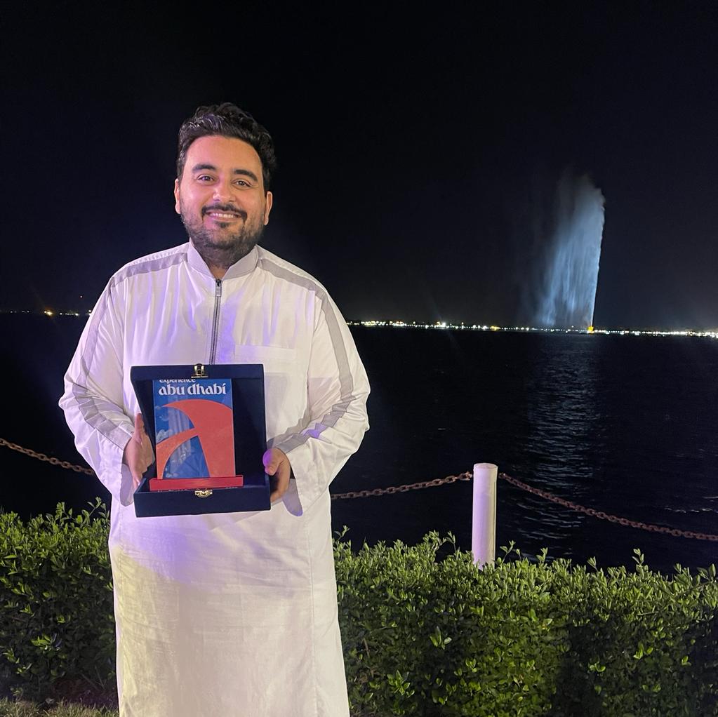 دائرة الثقافة والسياحة لأبوظبي تُكرّم عبدالرحمن الرمّال بجائزة أفضل آداء اعلامي