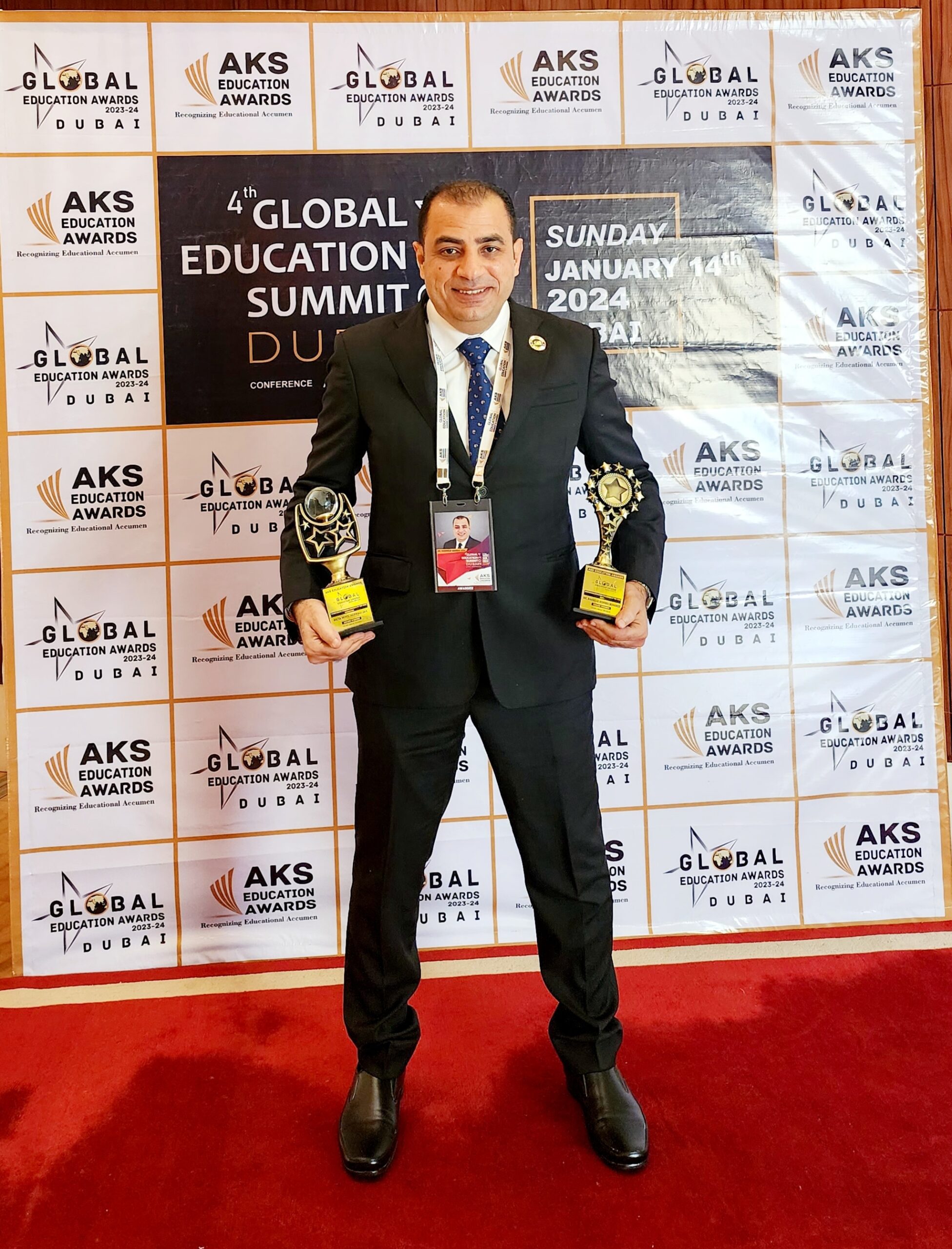 معلم مصري يحصد جائزة المعلم المؤثر المتميز لعام بدبي 2023/2024