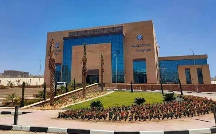 وفد ملتقى الاتحاد العربي للإعلام السياحي يزورون جامعة الجلالة  بمصر