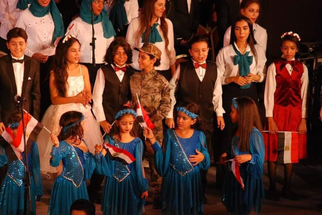 الأوبرا تحتفل بعيد العمال مواهب الأوبرا على المسرح الكبير احتفالا بعيد العمال