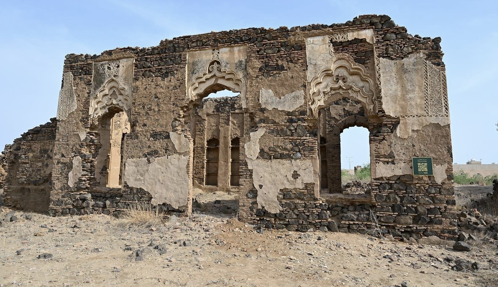مباني القلعة الأثرية بمحافظة صبيا شواهدٌ تراثية تجسد أصلة الفن المعماري