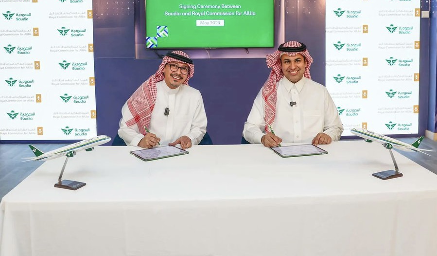 الخطوط السعودية توقع شراكة مع “العُلا إف إم” لإثراء الترفيه الجوي